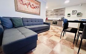 Cozy House Makri